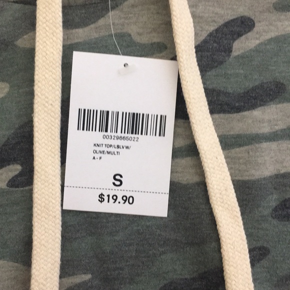 Forever 21 camo sweatshirt - Picture 3 of 4